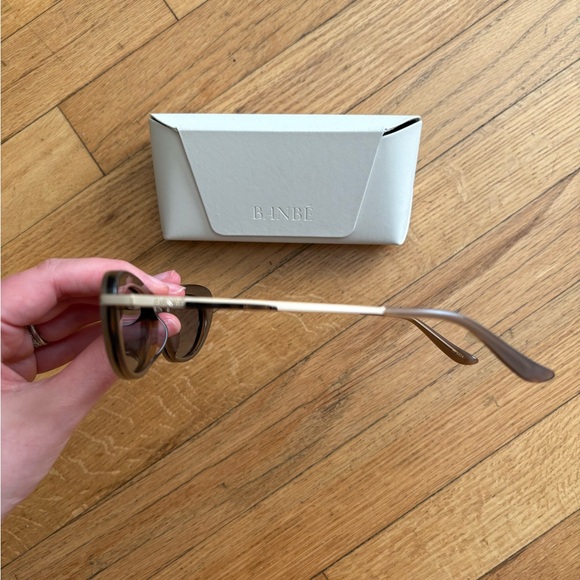 Banbé The Rae Sunglasses - Picture 4 of 6